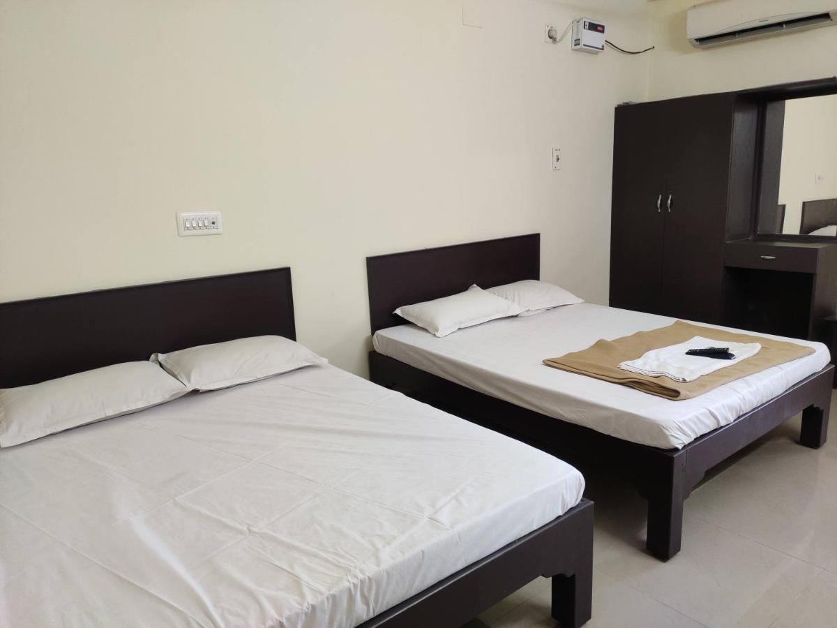 Subasree Cottage Tirunallar 外观 照片